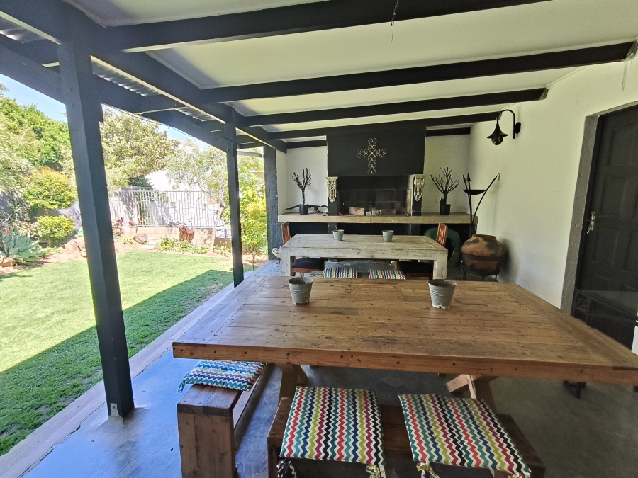 4 Bedroom Property for Sale in Gordon Heights Western Cape